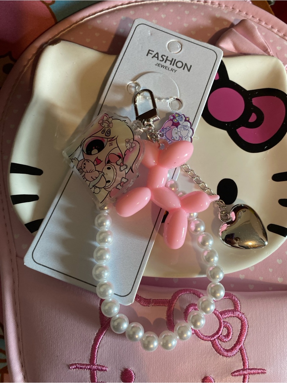 NWT Pink Balloon Dog Pearl & Cute Character with Heart Charm Keychain 🩷🖤
